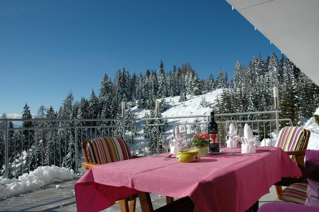 Sonnenhotel Zaubek Treffen Luaran gambar