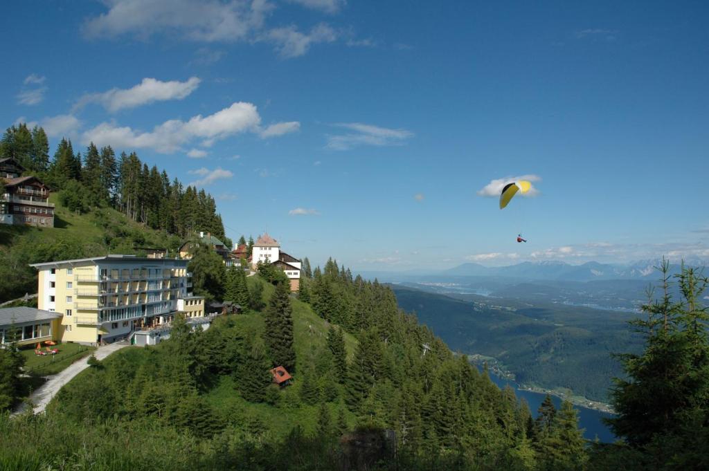 Sonnenhotel Zaubek Treffen Luaran gambar