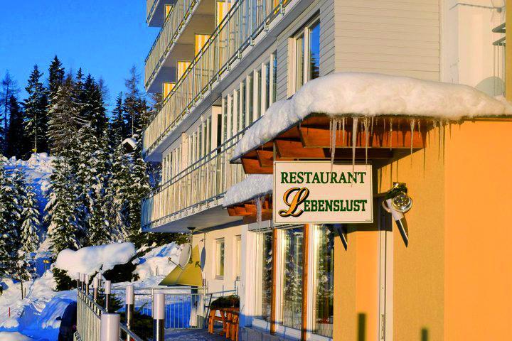 Sonnenhotel Zaubek Treffen Luaran gambar