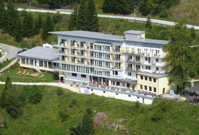 Sonnenhotel Zaubek Treffen Luaran gambar