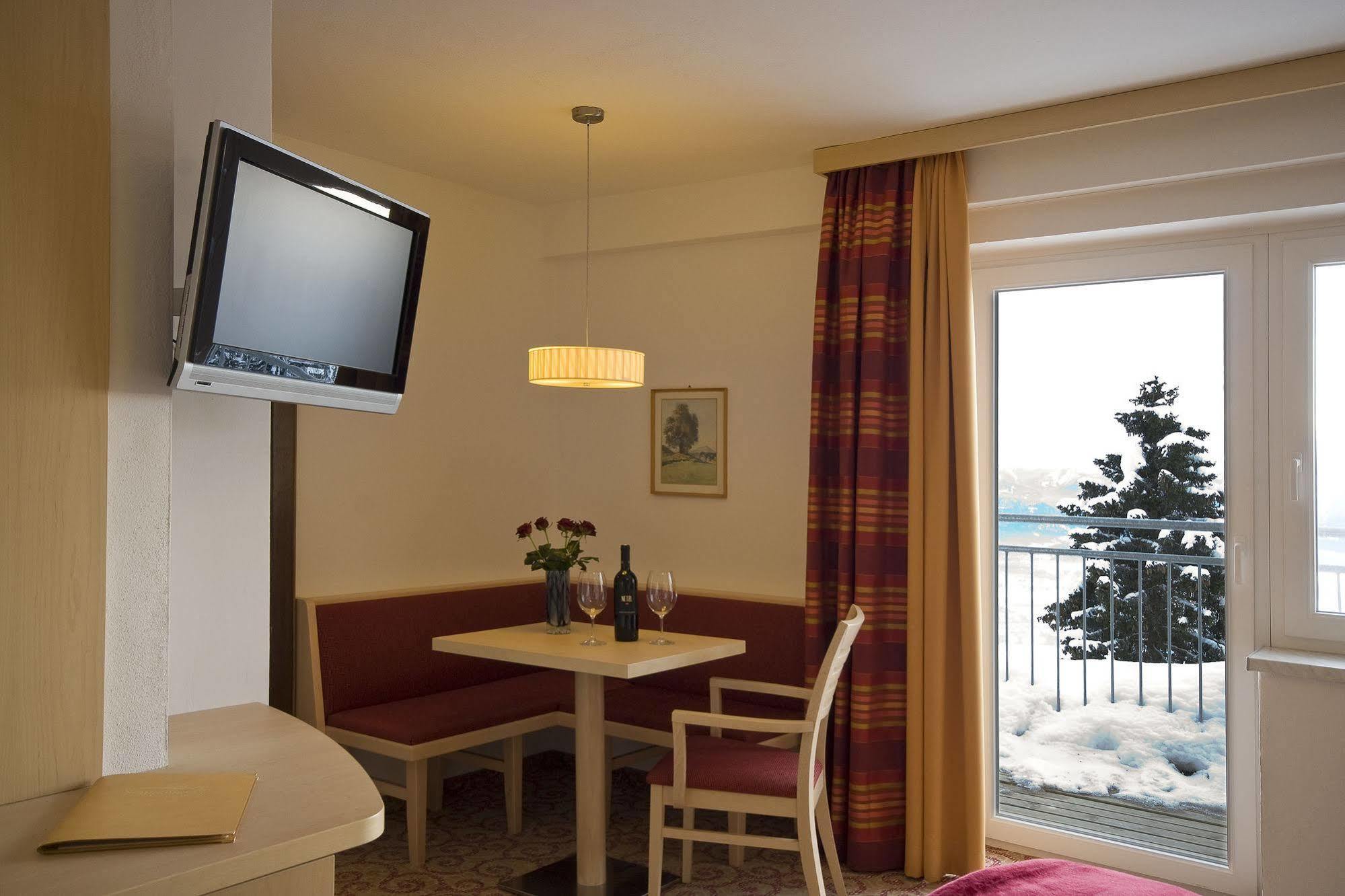 Sonnenhotel Zaubek Treffen Luaran gambar