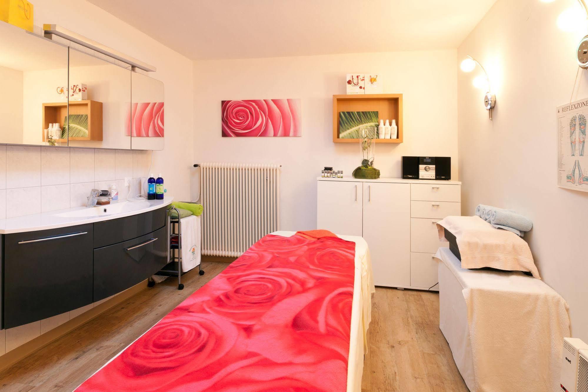 Sonnenhotel Zaubek Treffen Luaran gambar