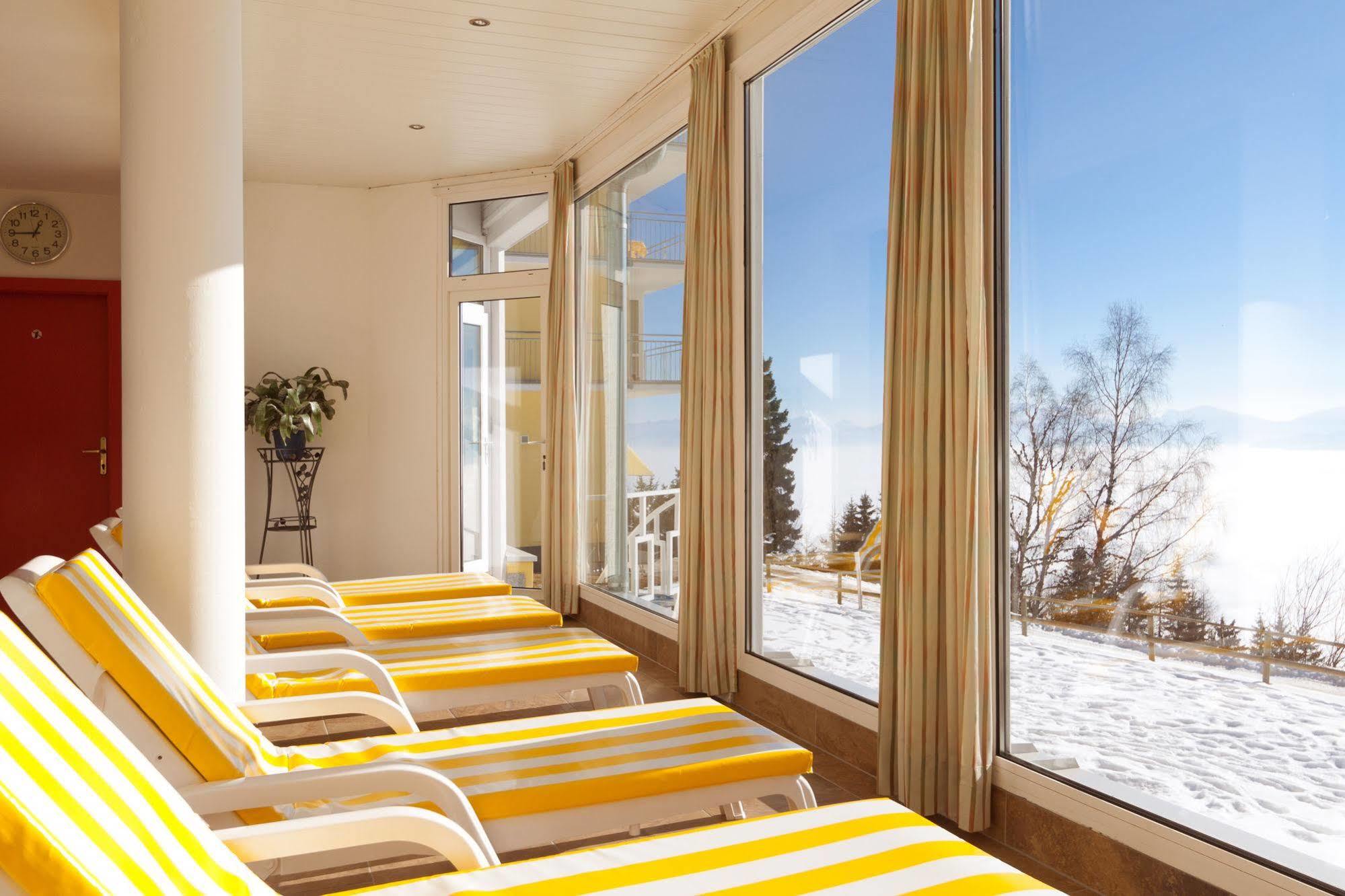 Sonnenhotel Zaubek Treffen Luaran gambar